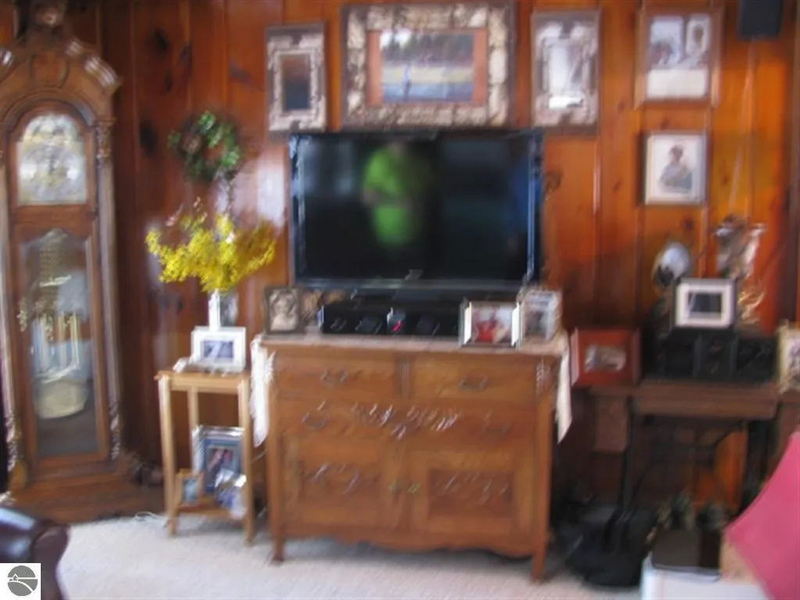 Carriage Inn (Whites Motor Court) - From Real Estate Listing (newer photo)